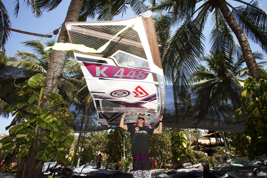 V11 ls Max Rowe Max Rowe