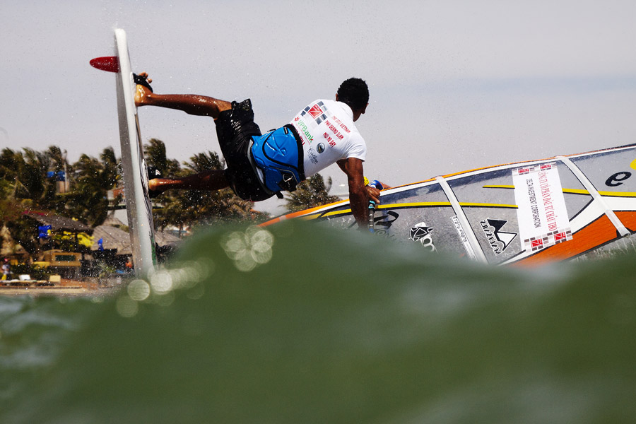 V11 fs Taty Frans in action Taty Frans in action