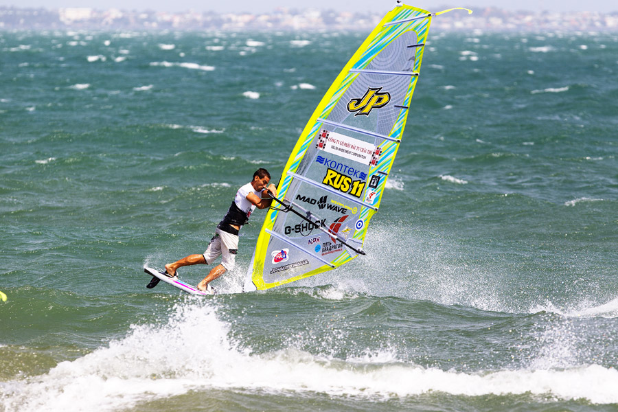 V11 fs Yegor on the slide Yegor on the slide