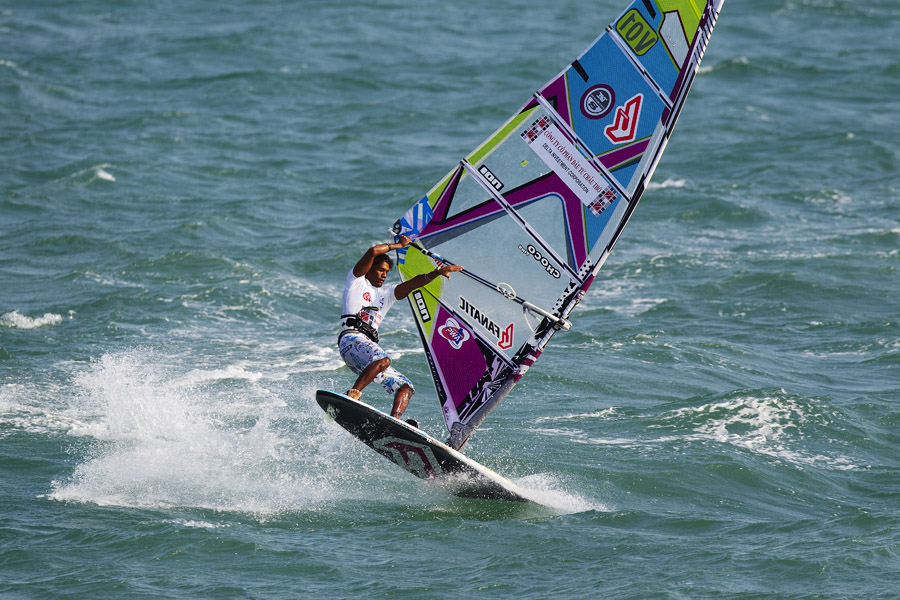 V11 fs Estredo fighting all the way Estredo fighting all the way