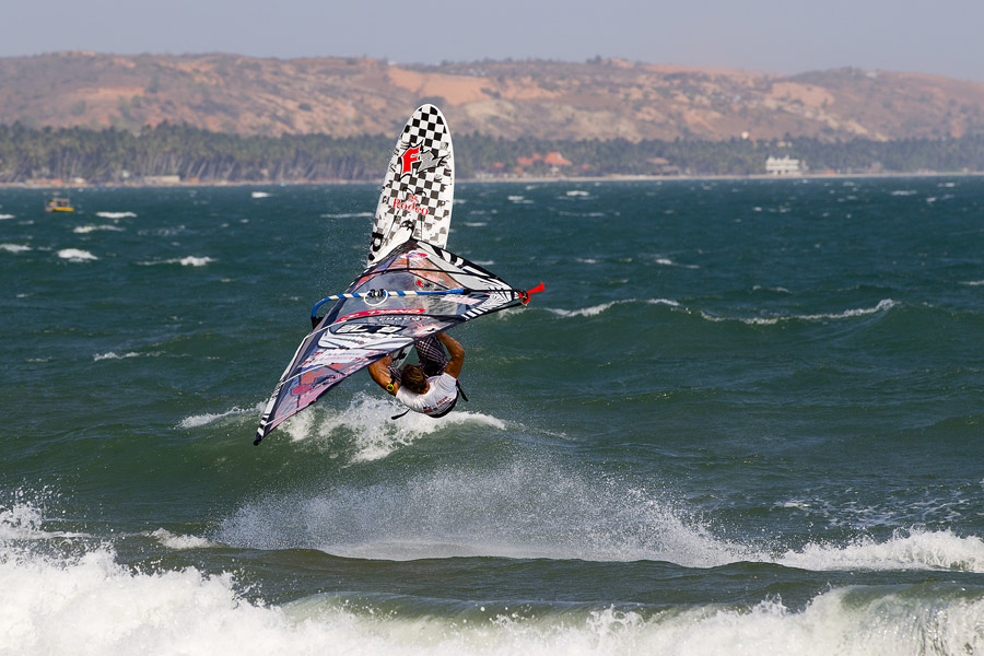 V11 fs Van Broeckhoven shakes it up Van Broeckhoven shakes it up