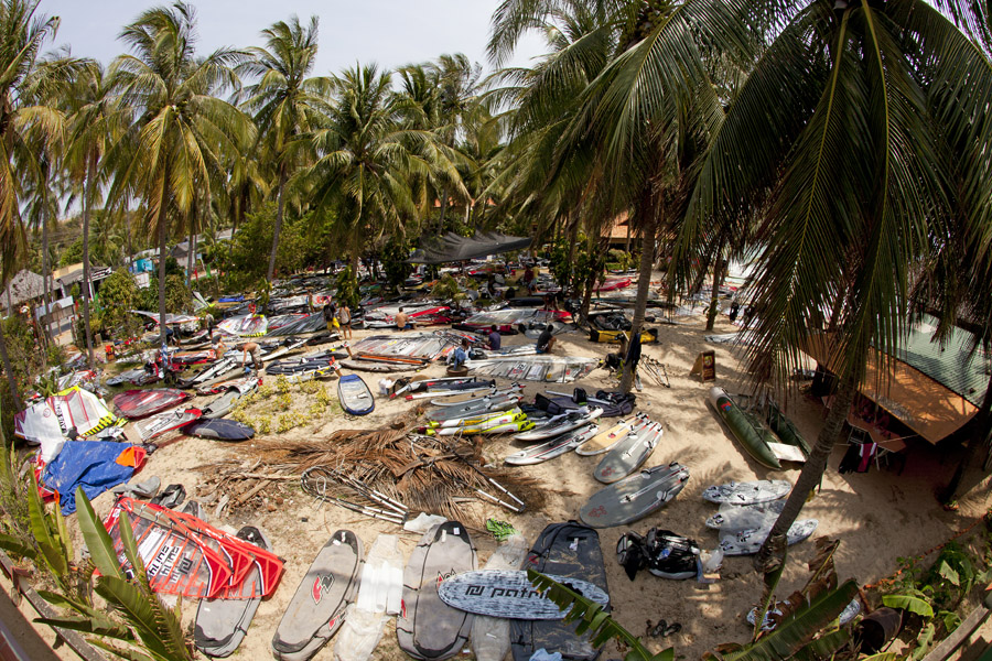 V11 ls Rigging area Rigging area