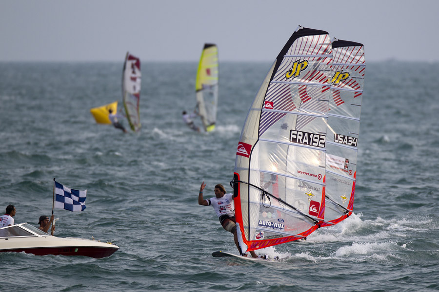 V11 sl Albeau not happy Albeau not happy