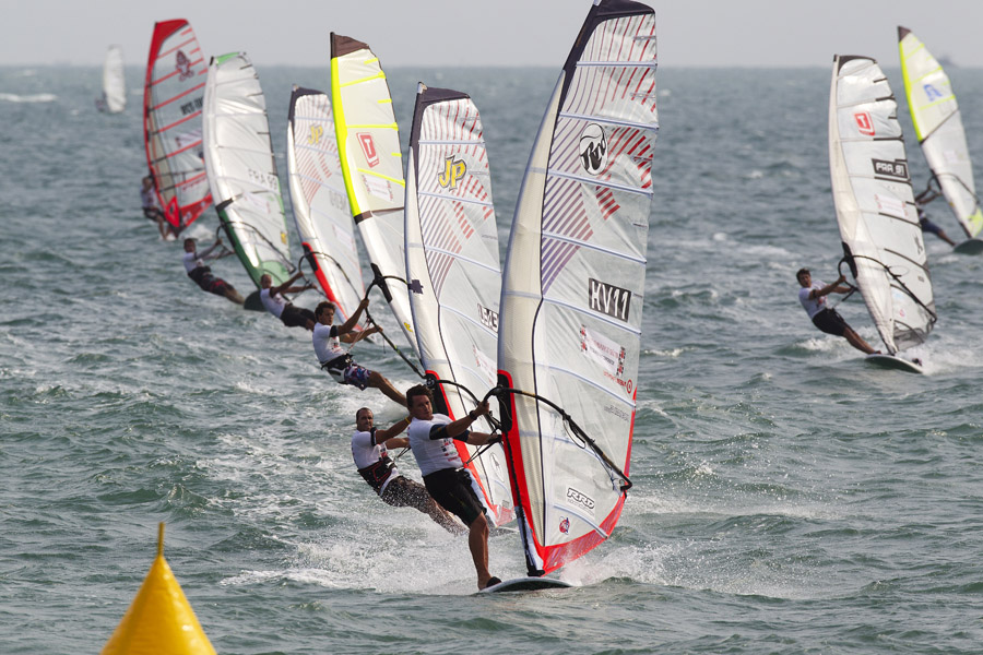 V11 sl All in a line All in a line