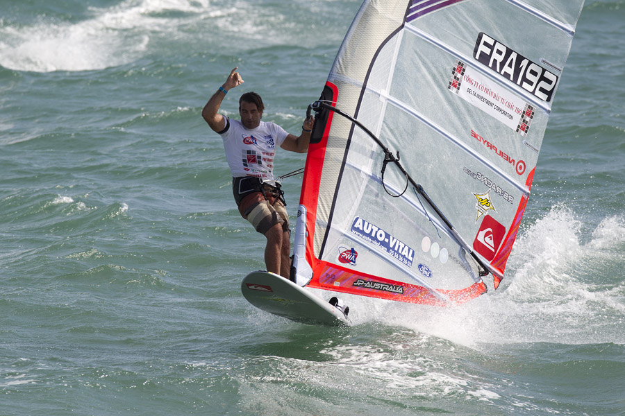 V11 sl Antoine wins race two Antoine wins race two