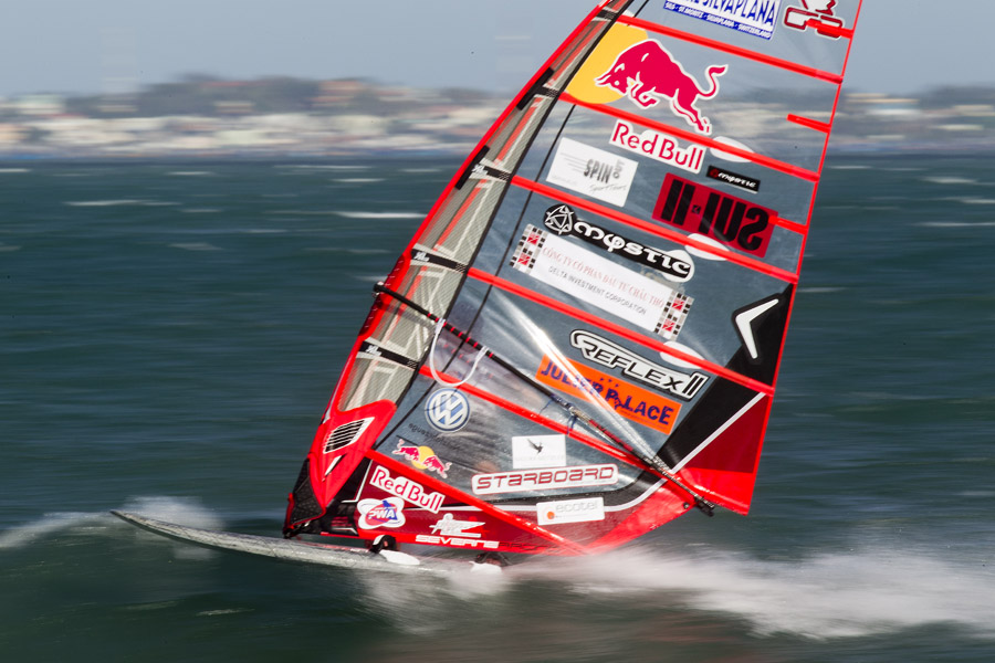 V11 sl Dunkerbeck at full speed Dunkerbeck at full speed