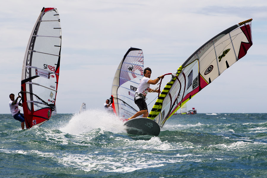 V11 sl Jimmy Diaz on form Jimmy Diaz on form