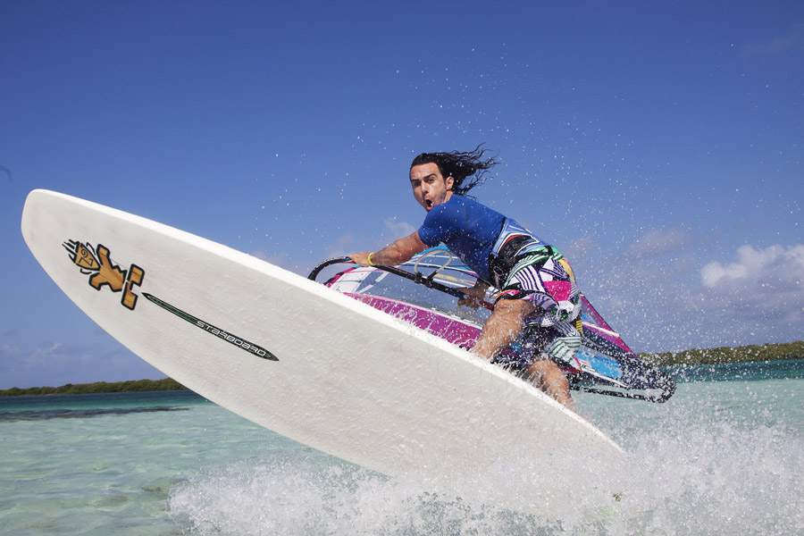 B11 fs Nicolas takes off Nicolas takes off