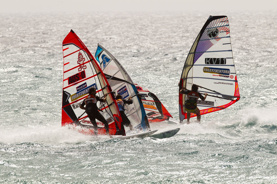 F11 sl Steve Allen hits the gybe Steve Allen hits the gybe