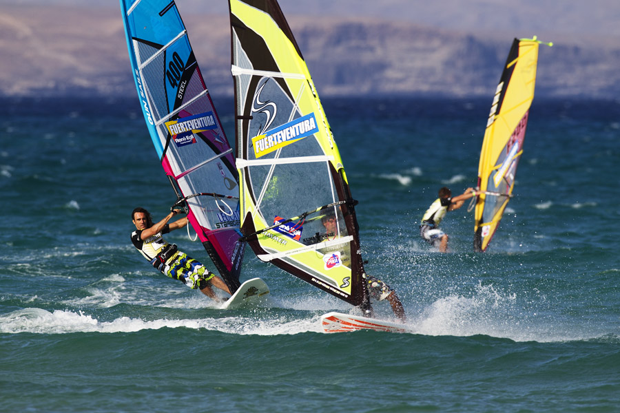 F11-fs the French battle it out The French battle it out