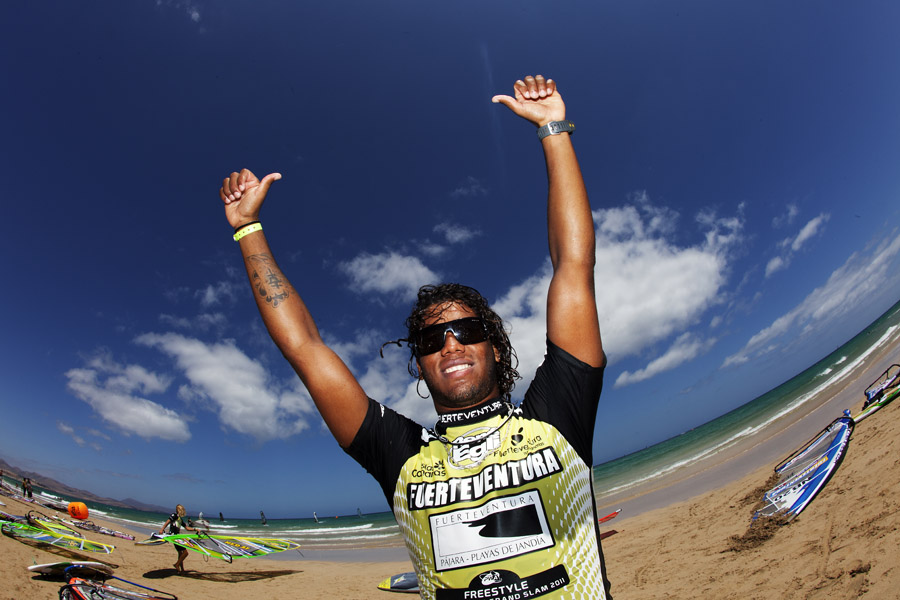 F11 ls Estredo in command Estredo in command