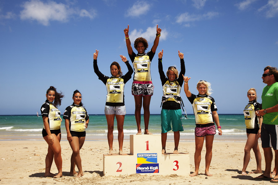 F11 ls Sarah Quita takes the single Sarah Quita takes the single