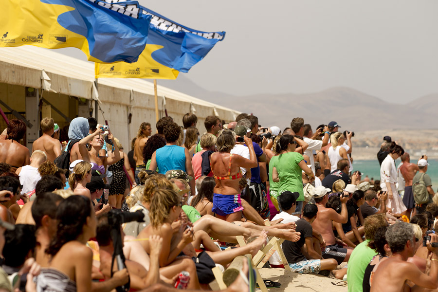 F11 ls All eyes on the racing All eyes on the racing