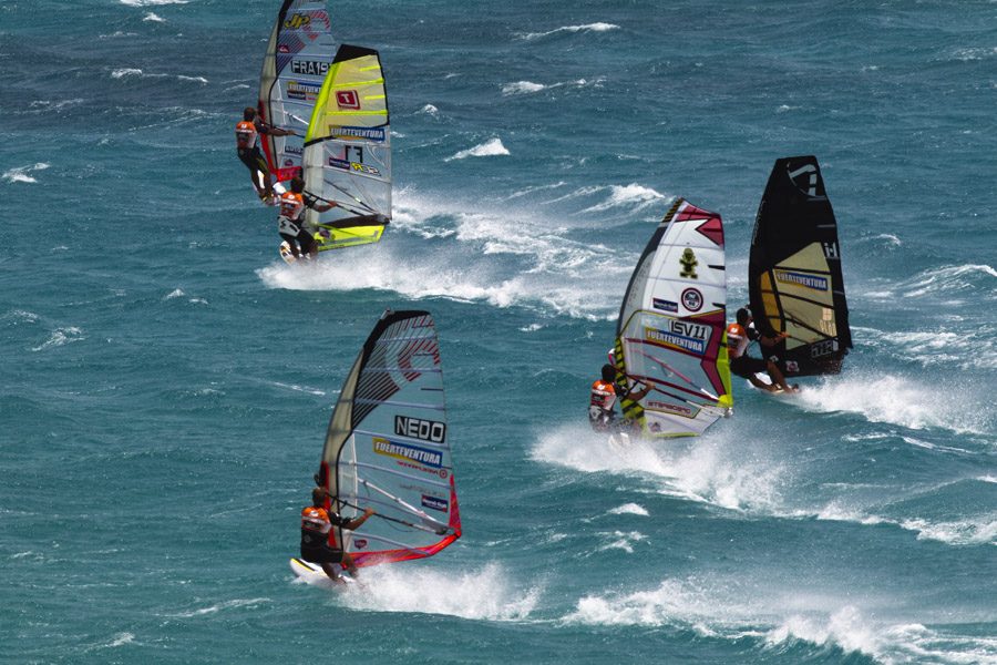 F11 sl Making tracks Making tracks