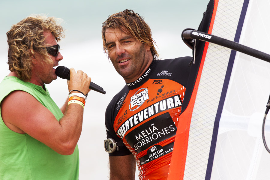 F11 ls The Hoff interviews Albeau The Hoff interviews Albeau