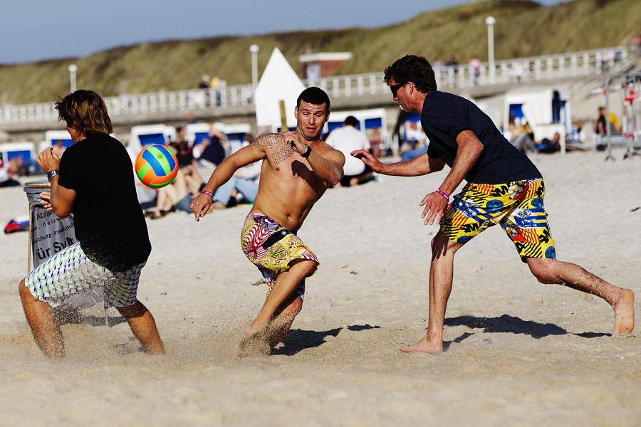 Eleazar takes on Phil Horrocks