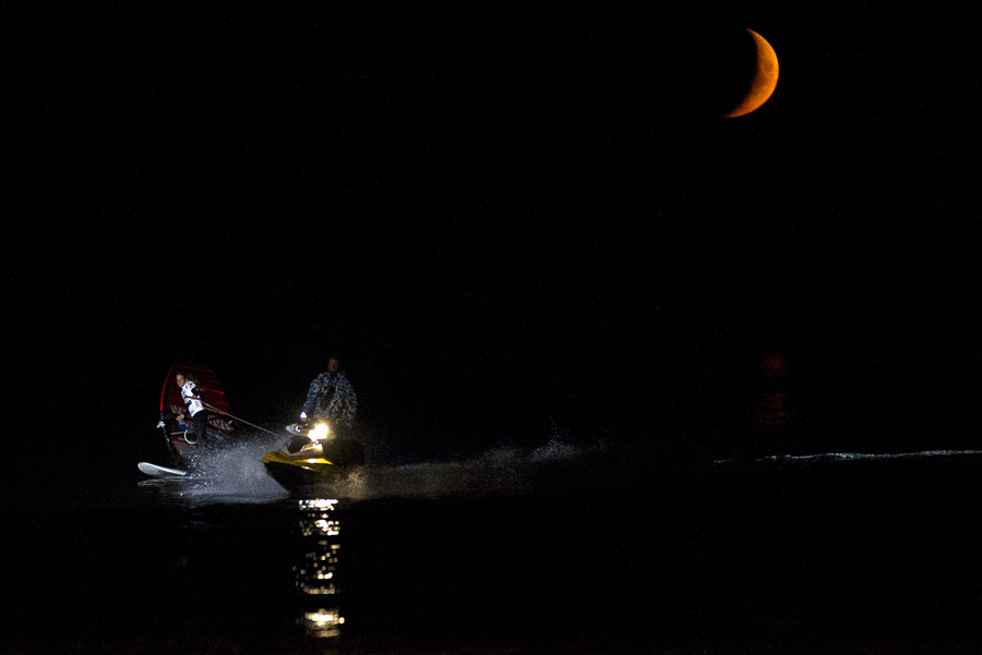 S11 fs Night tow action Night tow action