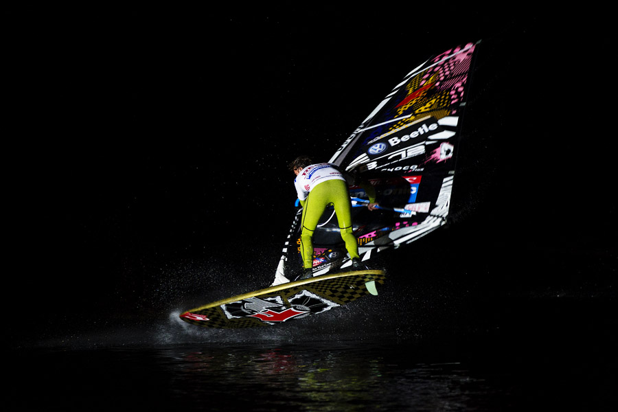 S11 fs Steven steels the show Steven steels the show