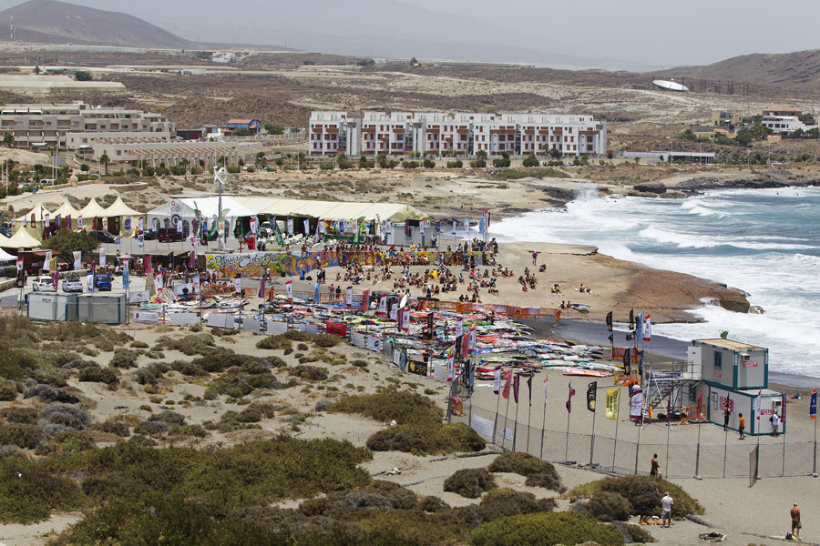 T11 ls A full house in El Medano A full house in El Medano