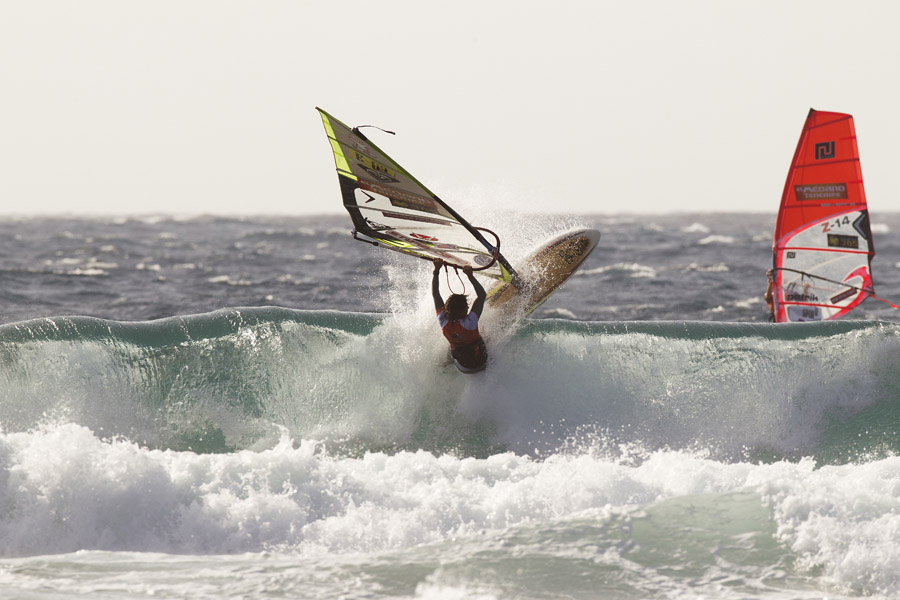 T11 wv Iballa smacks it Iballa smacks it