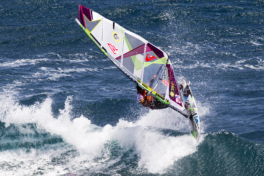 Victor Fernandez air