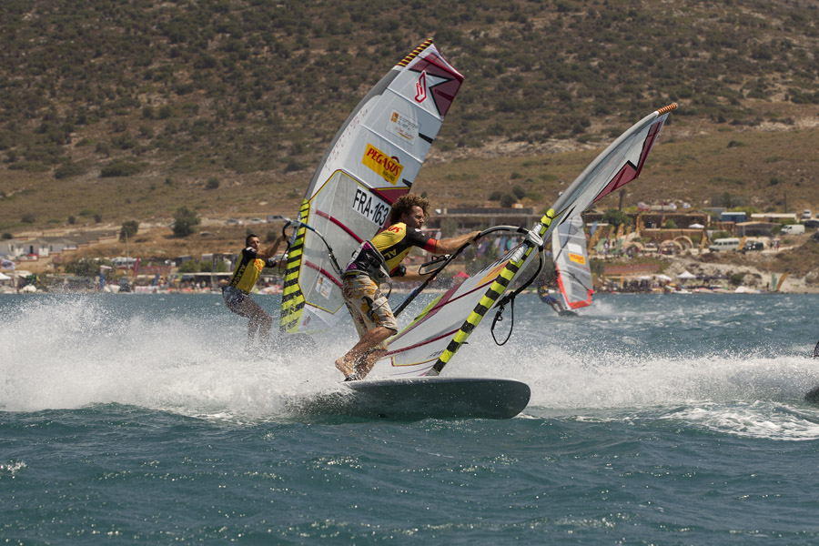 T11 sl Costa Hoevel at the mark Costa Hoevel at the mark