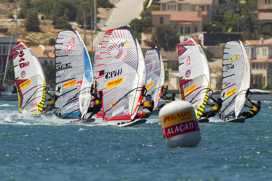 T11 sl Maynard leads the way Maynard leads the way