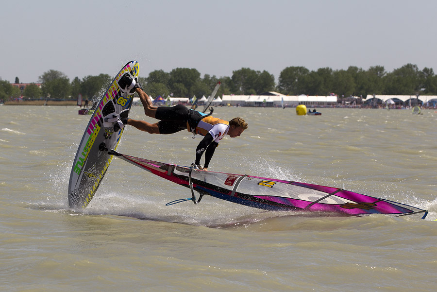 AT12 fs Van Broekhoven tweaked Van Broekhoven tweaked