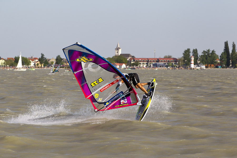 AT12 fs Van Broekhoven twealing it Van Broekhoven twealing it