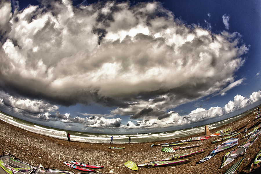D12 ls Clouds overhead Clouds overhead