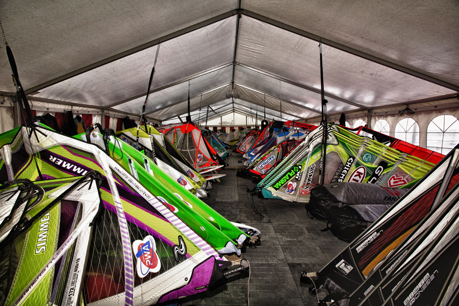 D12 ls All quiet in the rigging tent All quiet in the rigging tent