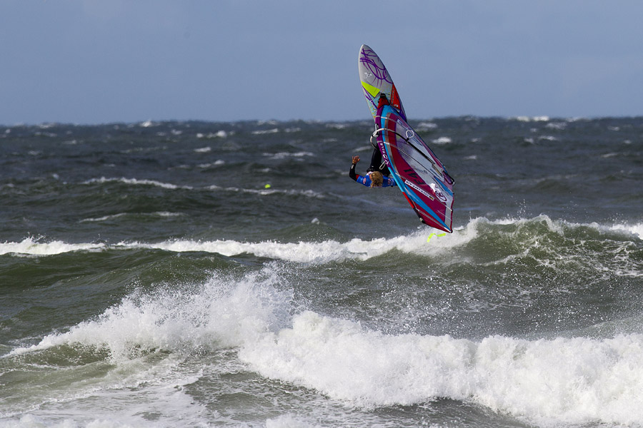 D12 wv Jules Denel back loop Jules Denel back loop