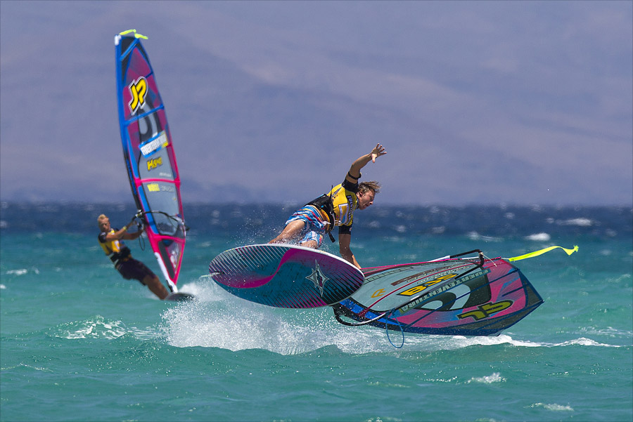 F12 fs Van Broeckhoven takes on Bubble Van Broeckhoven takes on Bubble