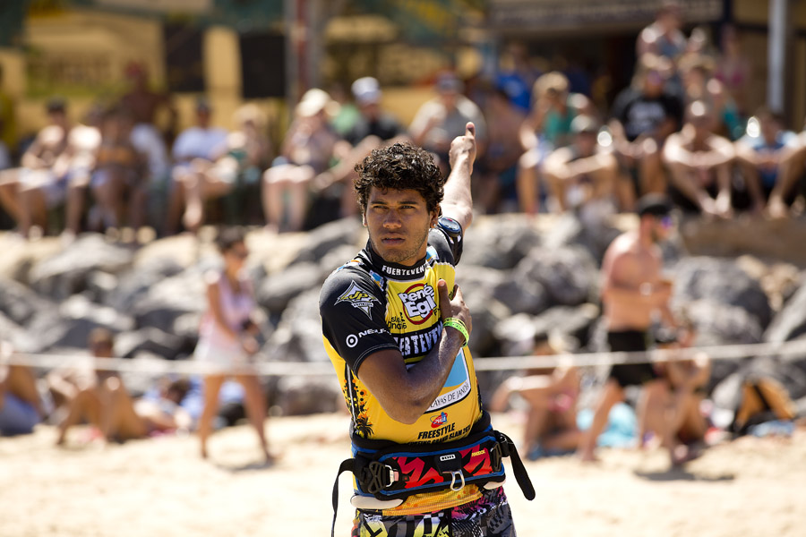 F12 ls Gollito stretches Gollito stretches