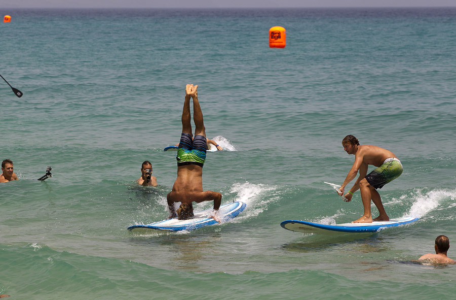 F12 ls Fun and games at the beach Fun and games at the beach