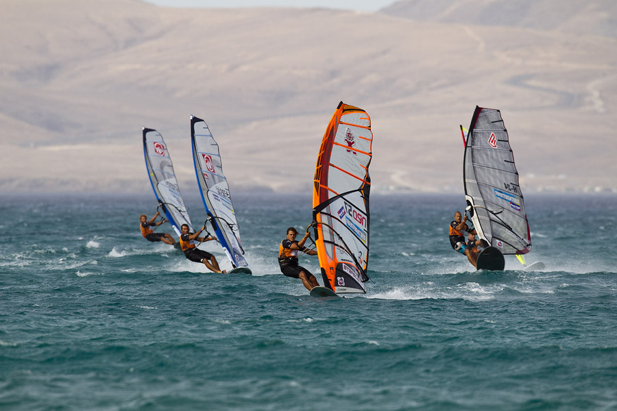 F12 sl Ben Van Der Steen leads the first final Ben Van Der Steen leads the first final