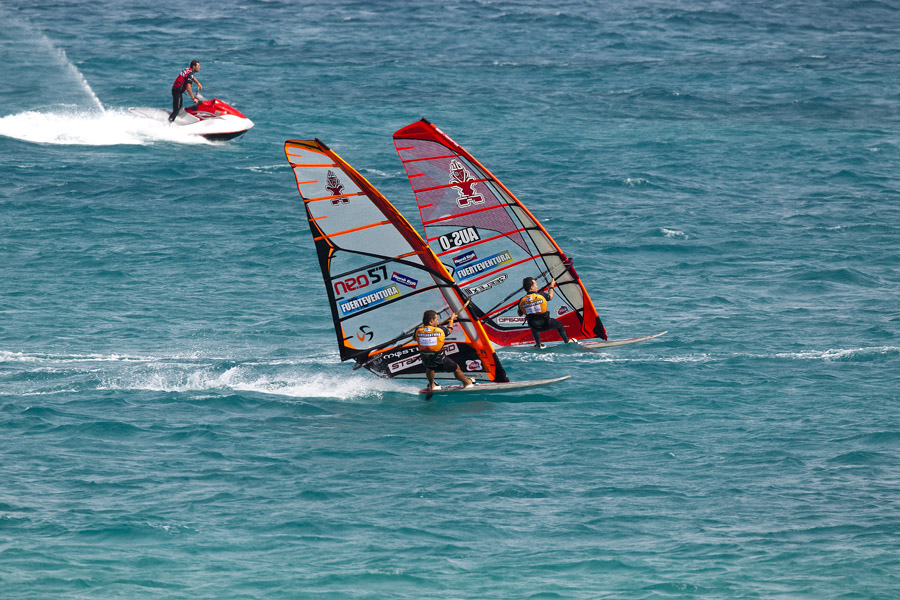 F12 sl Van Der Steen and Steve Allen battle it out Van Der Steen and Steve Allen battle it out