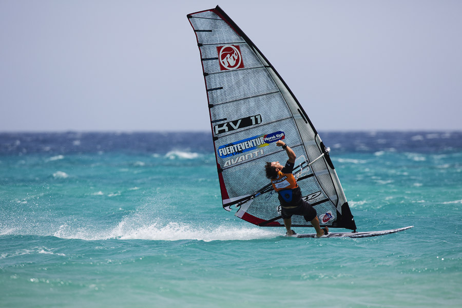 F12 sl Finian takes round three Finian takes round three