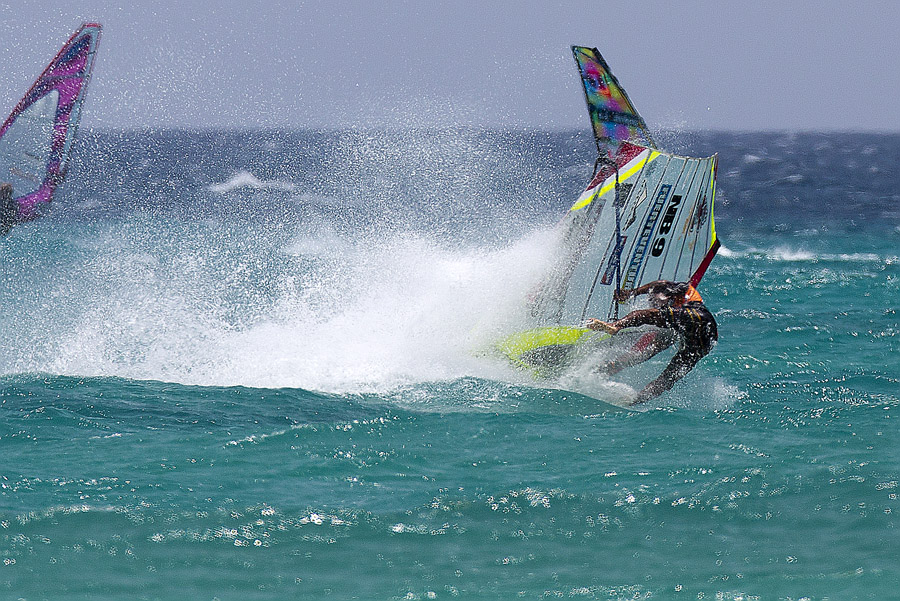 F12 sl Taty Frans crash metres from the finish line Taty Frans crash metres from the finish line