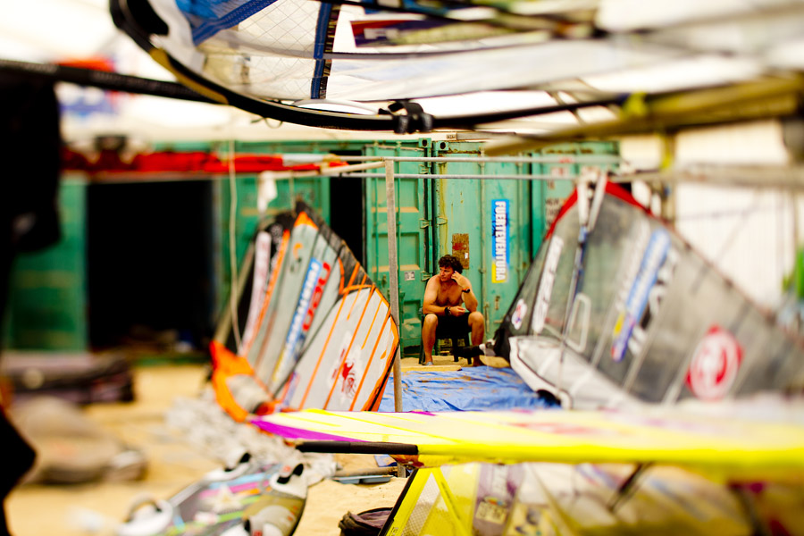 F12 ls Maynard sweats it out Maynard sweats it out