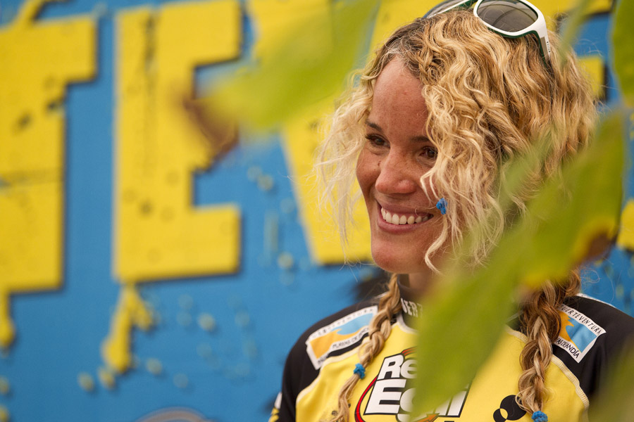 F12 ls Yoli De Brend Yoli De Brend