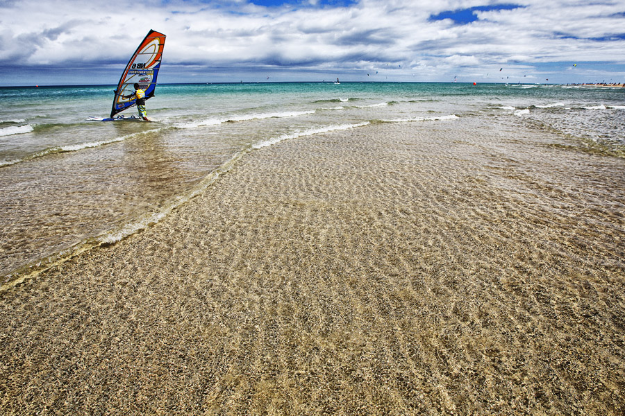 F12 ls Choco hits the water Choco hits the water