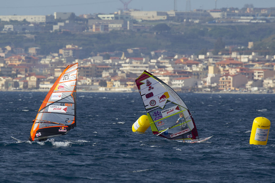 IT12 sl Alice at the mark Alice at the mark