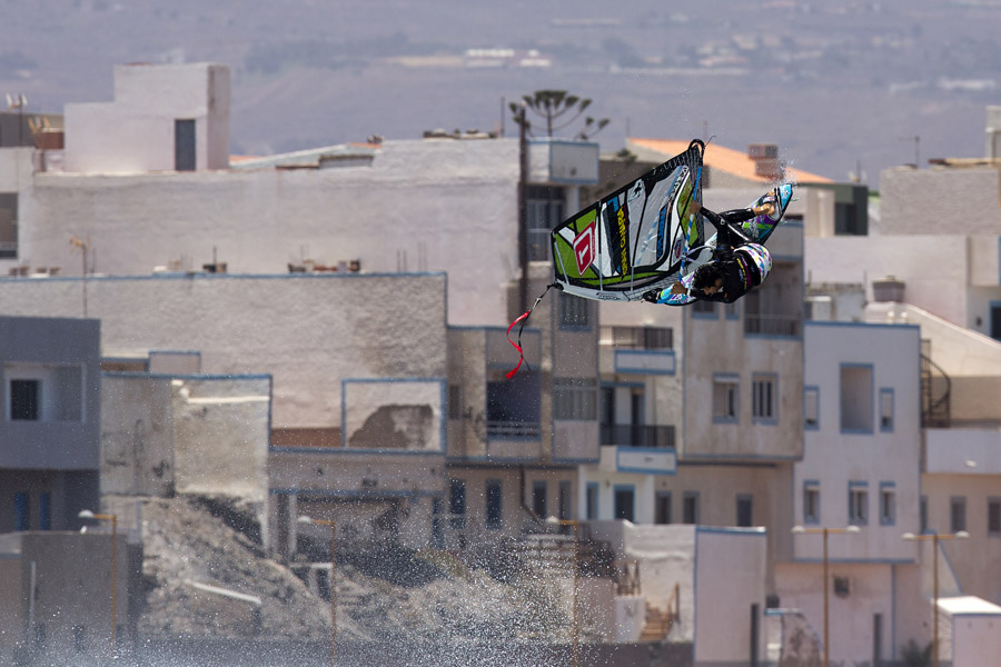 GC12 wv Mussolini back loop Mussolini back loop