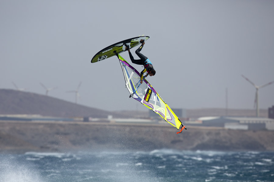 GC12 wv Omar Sanchez at full stretch Omar Sanchez at full stretch