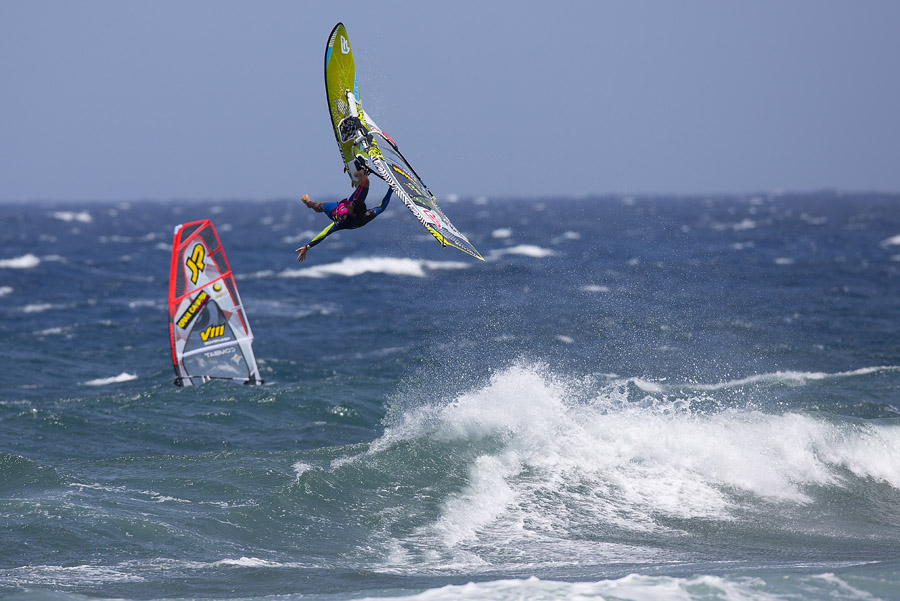 GC12 wv Fernandez one hand one leg back loop Fernandez one hand one leg back loop