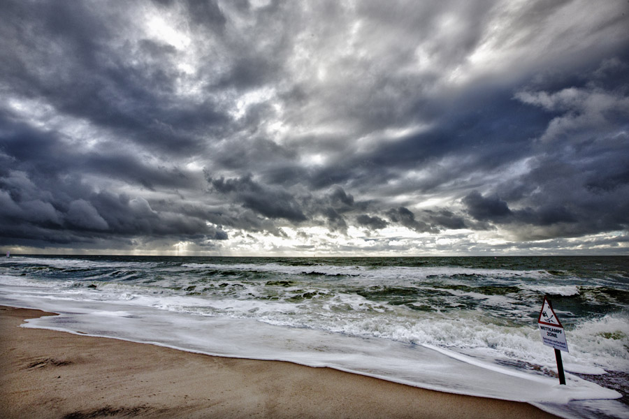 S12 ls The weather rolls in The weather rolls in