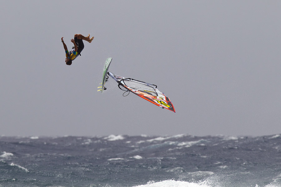 T12 wv Campello bails Campello bails