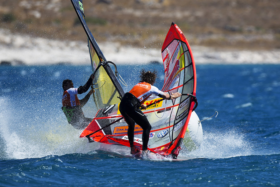 T12 sl Angulo and Dunkerbeck collide Angulo and Dunkerbeck collide