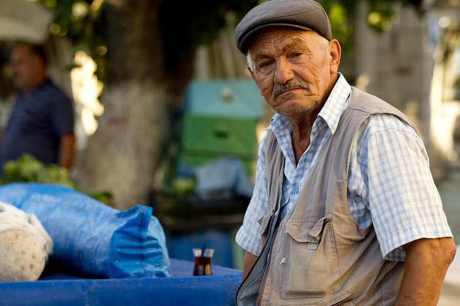 T12 ls Friendly locals Friendly locals